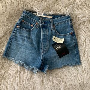 Levi’s ribcage shorts
